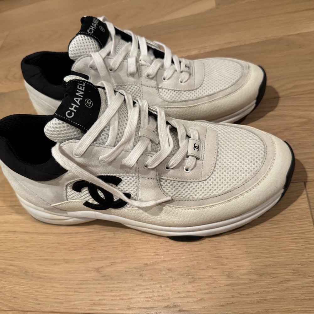 Chanel CC sneaker